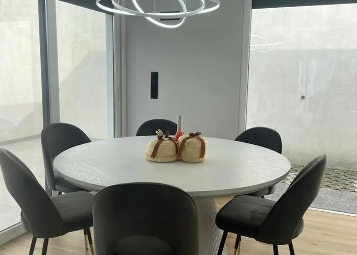 Sun Temple By Madeira * 里贝拉布拉瓦